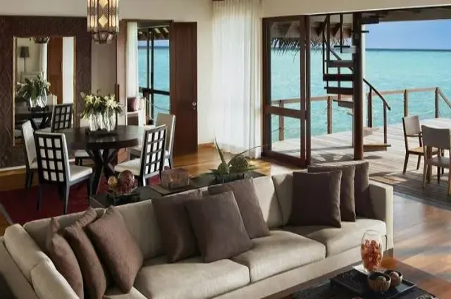 Water Suite - Living Area